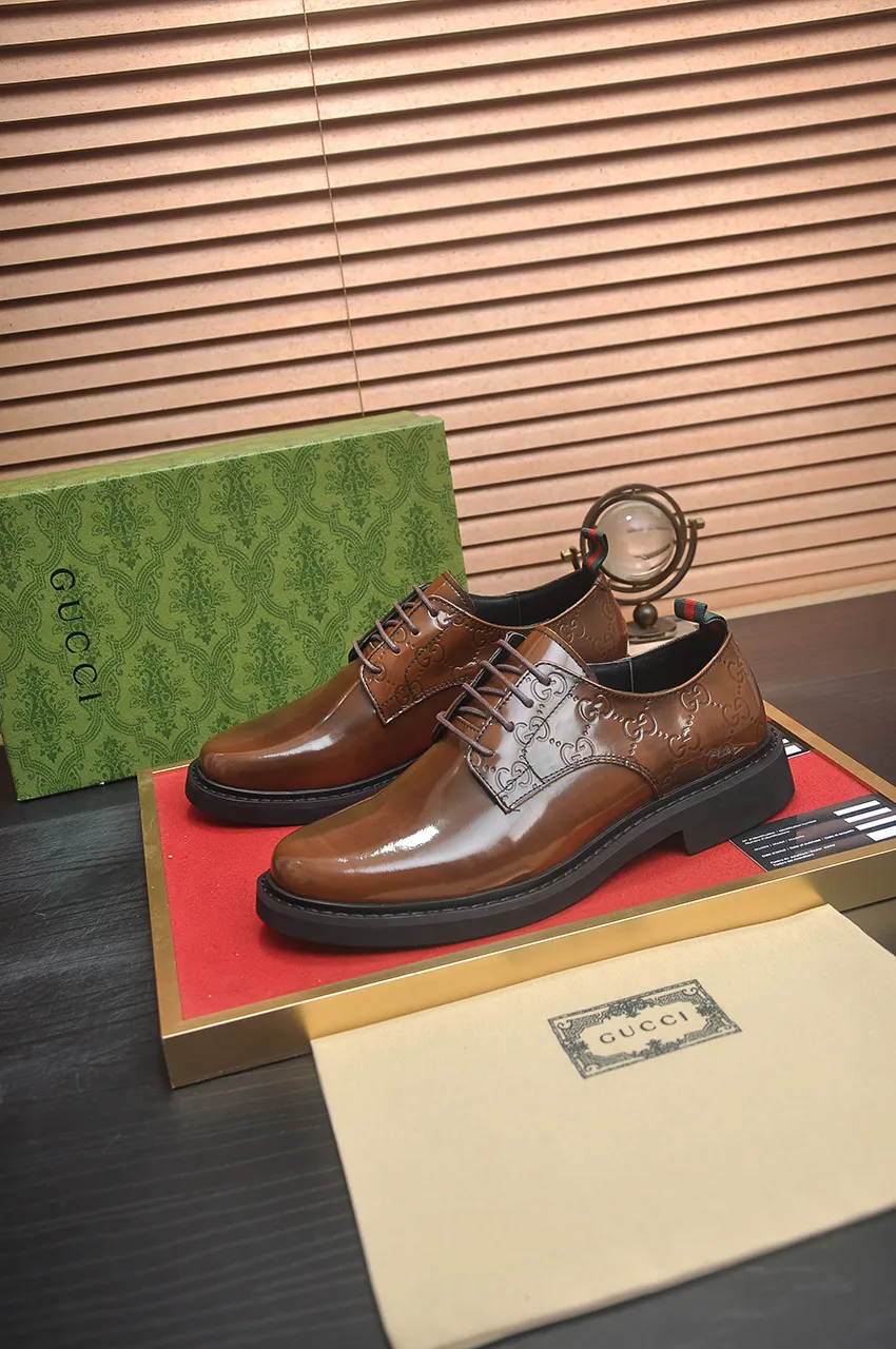 Men's shoes💰540💶Italy's top luxury men's shoe giant (GUCCI) (Gucci) (full cowhide lining) new arrival🍃Original European style🔰 Pleasant to the eye😍In order to make the shoes more durable and non-deformable🌀The production continues to follow traditional methods but there is still no lack of innovation💪Choose original sheepskin for the leather♻️ Smooth and natural And extra bright ⭐Made of imported cowhide, the first choice of rich people 38-45 (45 customized)